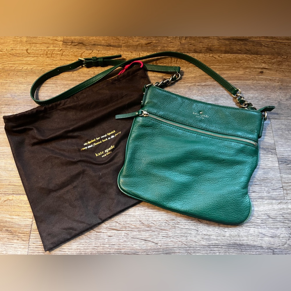 Like new kate spade messenger bag!